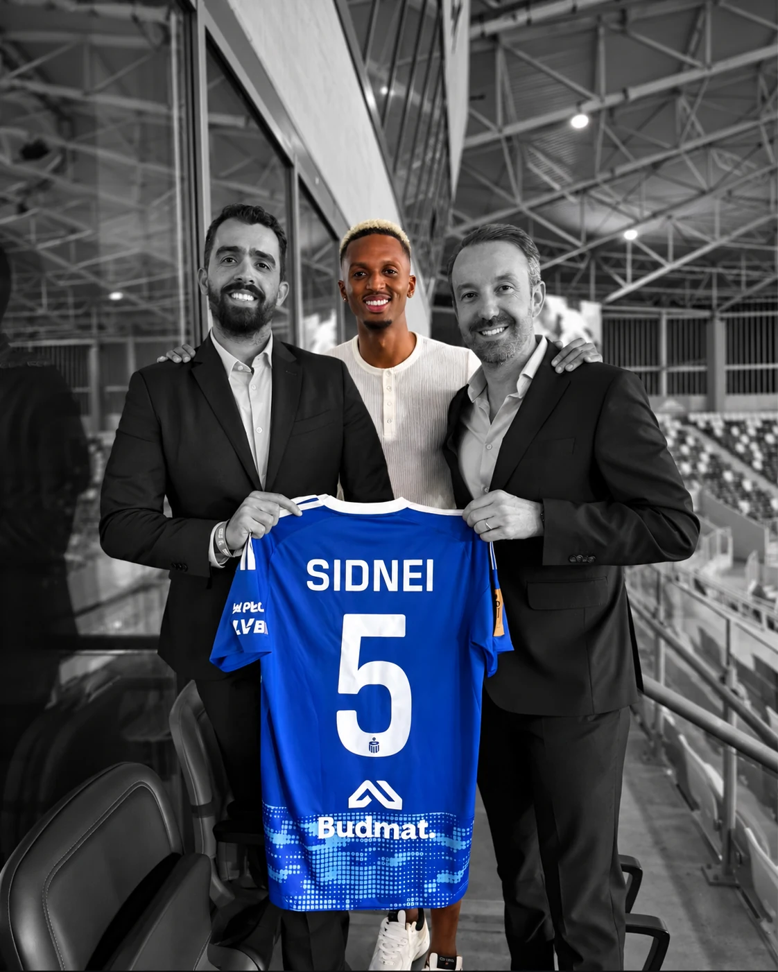 Présentation de joueur et de maillot — photographie 08